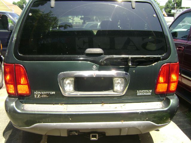 Lincoln Navigator Ram 3500 Diesel 2-WD SUV