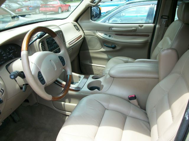 Lincoln Navigator 1998 photo 2