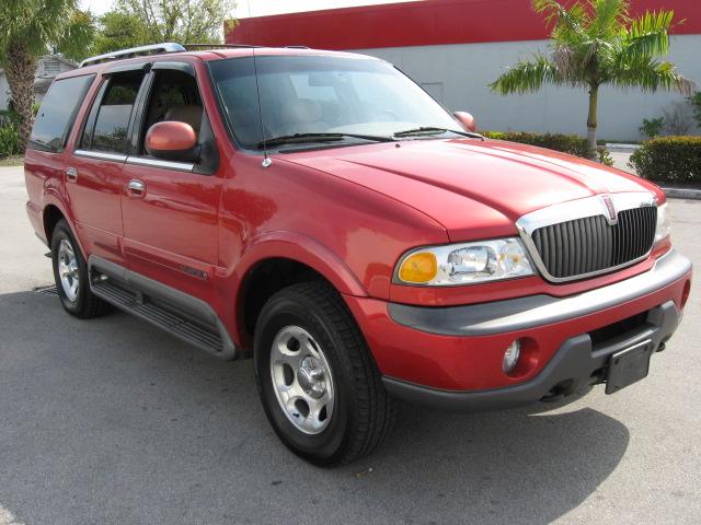 Lincoln Navigator 1998 photo 2
