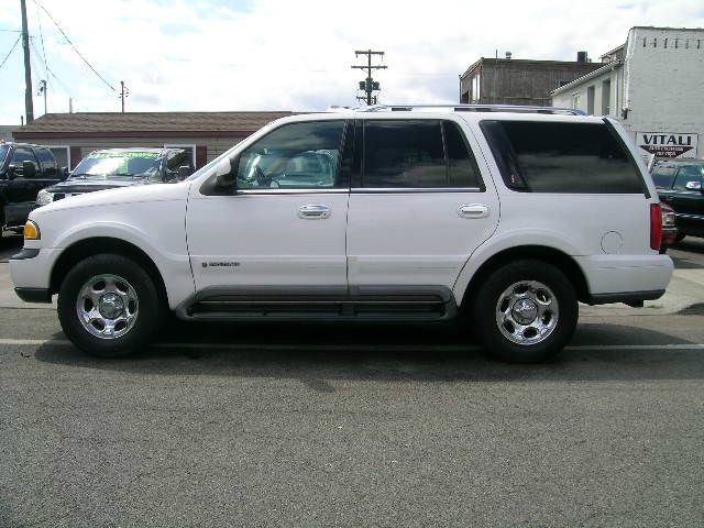 Lincoln Navigator 1999 photo 1