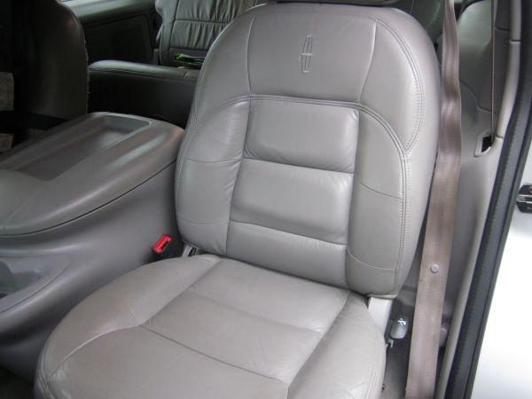Lincoln Navigator 1999 photo 2