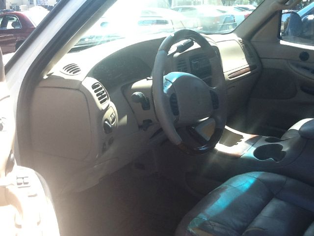 Lincoln Navigator Ram 3500 Diesel 2-WD SUV