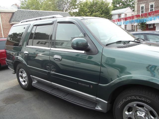 Lincoln Navigator 2000 photo 1