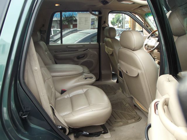 Lincoln Navigator 2000 photo 3