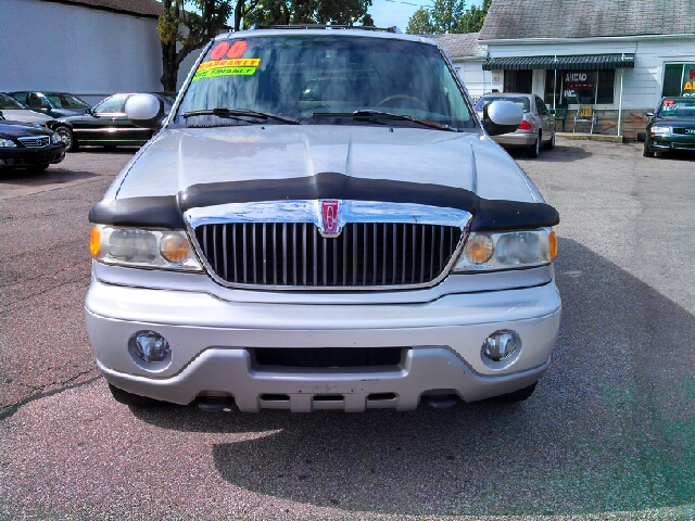 Lincoln Navigator 2000 photo 2