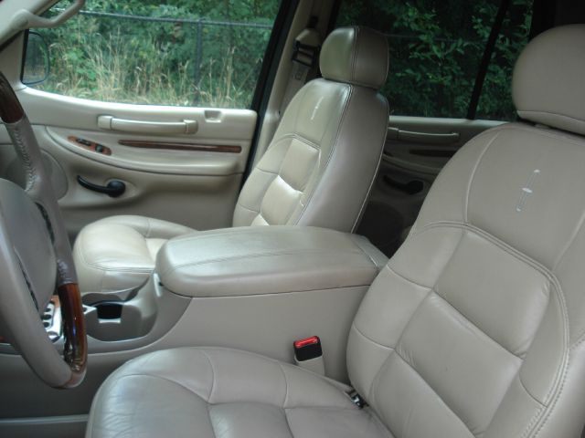 Lincoln Navigator Ram 3500 Diesel 2-WD SUV