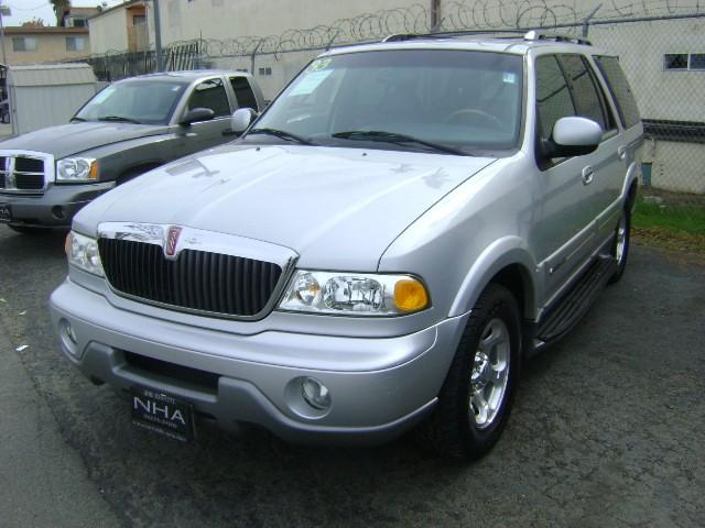 Lincoln Navigator 2000 photo 2