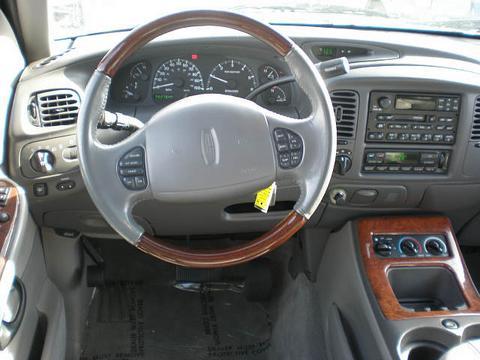Lincoln Navigator 2001 photo 1