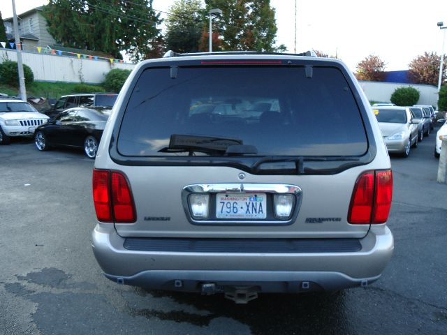 Lincoln Navigator 2001 photo 1
