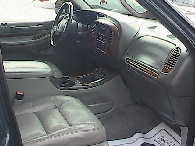 Lincoln Navigator 2001 photo 0