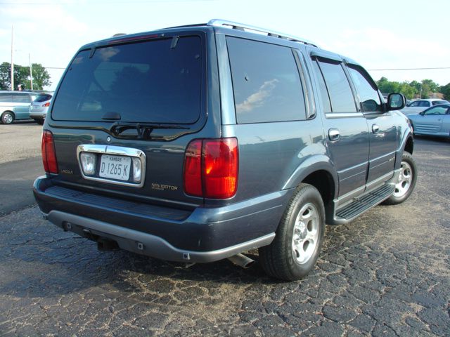Lincoln Navigator 2001 photo 1