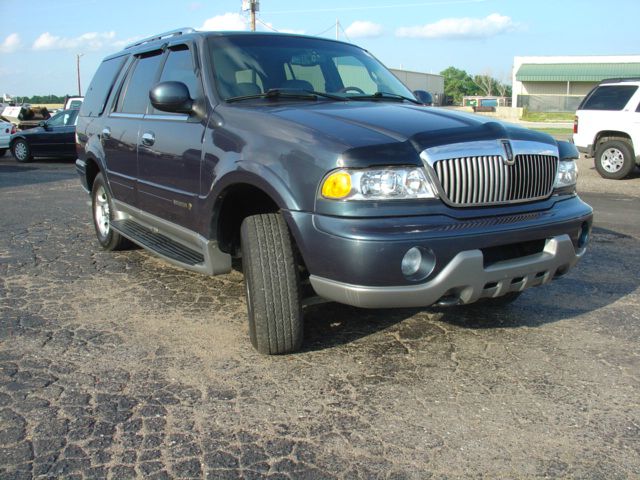Lincoln Navigator 2001 photo 3
