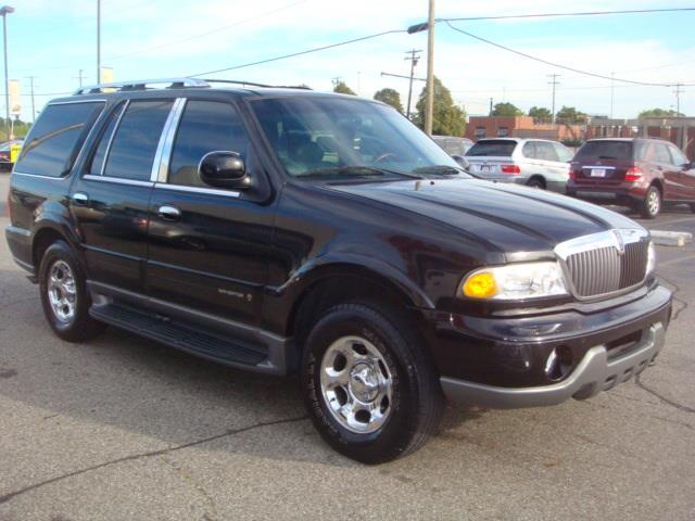 Lincoln Navigator 2001 photo 3