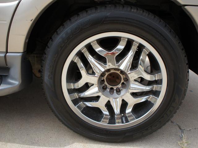 Lincoln Navigator 2001 photo 4