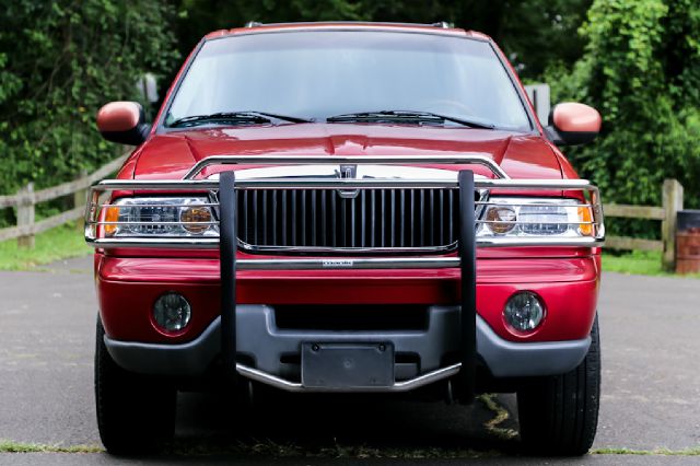 Lincoln Navigator 2001 photo 2