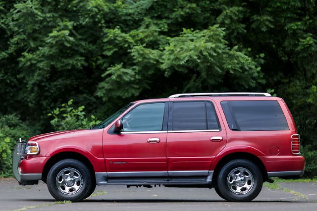Lincoln Navigator 2001 photo 3