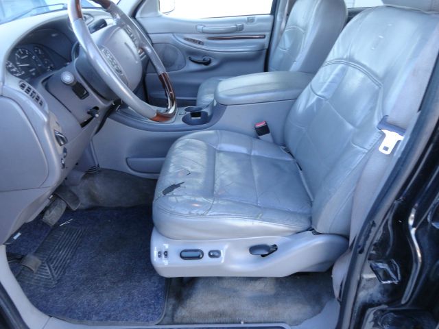 Lincoln Navigator 2001 photo 2