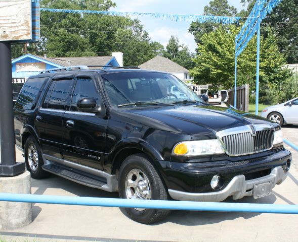Lincoln Navigator 2001 photo 1