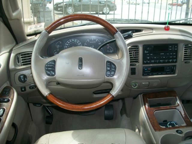 Lincoln Navigator 2002 photo 0