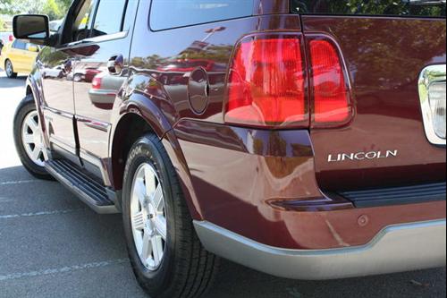 Lincoln Navigator 2003 photo 2