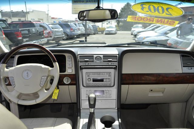 Lincoln Navigator 2003 photo 3