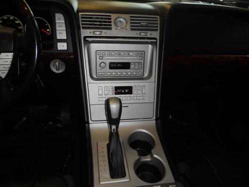 Lincoln Navigator 2003 photo 3