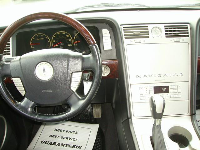 Lincoln Navigator 2003 photo 3
