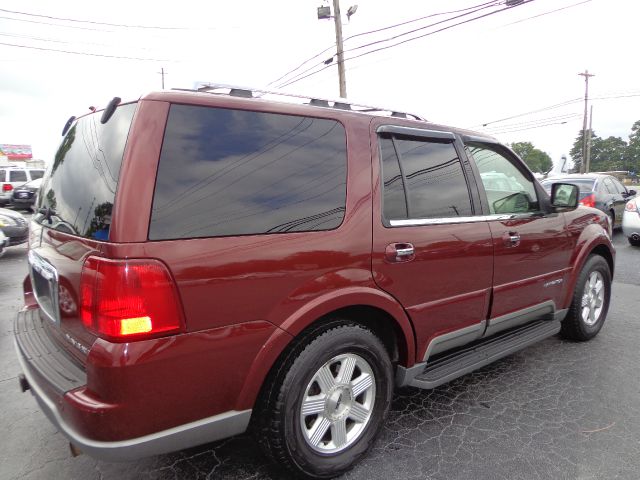 Lincoln Navigator 2003 photo 3