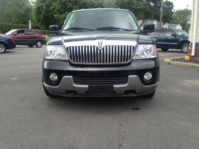 Lincoln Navigator 2003 photo 2