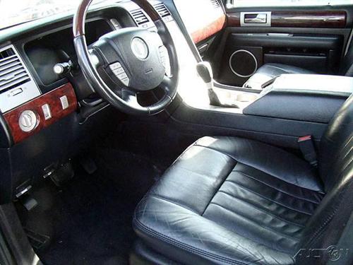 Lincoln Navigator 2003 photo 4