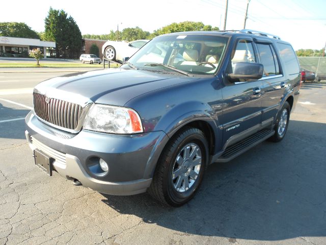 Lincoln Navigator 2003 photo 2