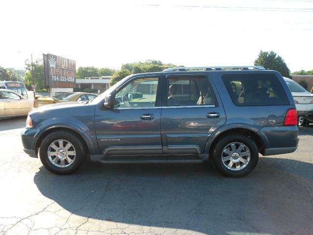 Lincoln Navigator 2003 photo 3
