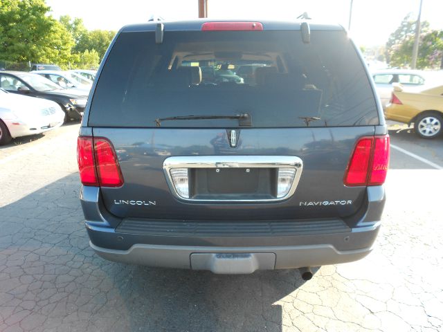 Lincoln Navigator 2003 photo 4