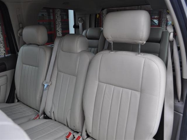 Lincoln Navigator 2004 photo 2