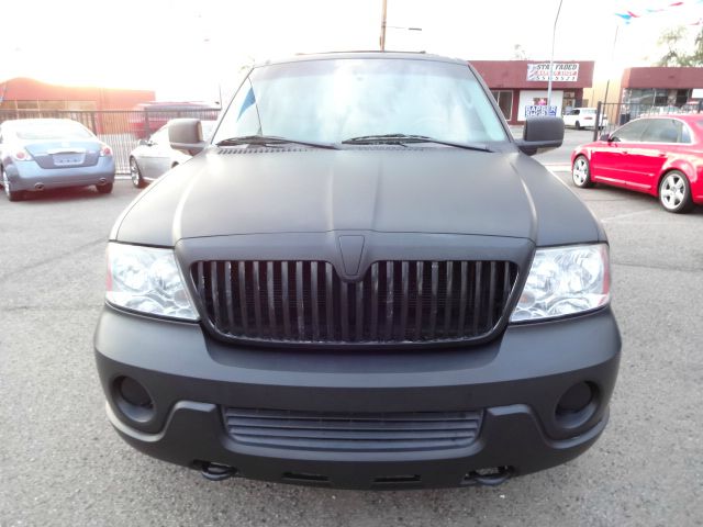 Lincoln Navigator 2004 photo 1