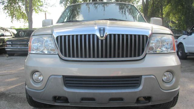 Lincoln Navigator 2004 photo 3