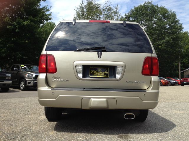 Lincoln Navigator 2004 photo 2