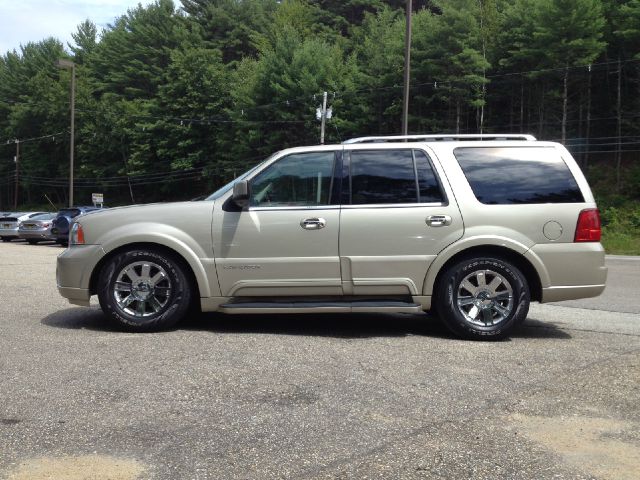 Lincoln Navigator 2004 photo 4