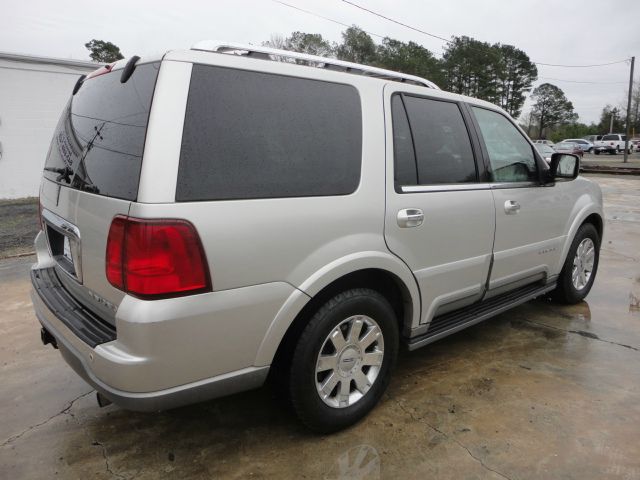 Lincoln Navigator 2004 photo 3
