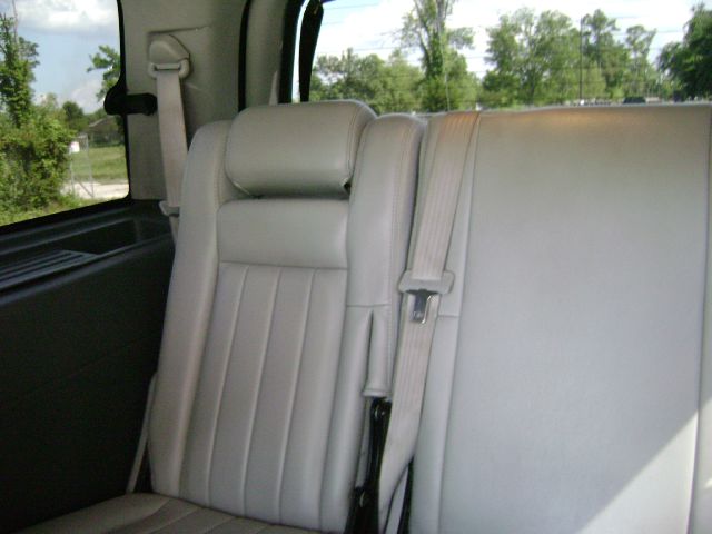 Lincoln Navigator 2004 photo 1