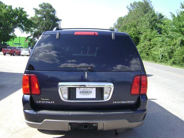 Lincoln Navigator 2004 photo 6