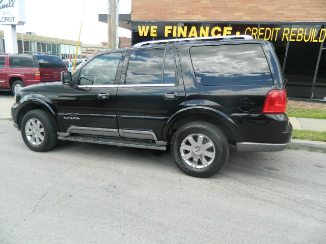 Lincoln Navigator 2004 photo 1