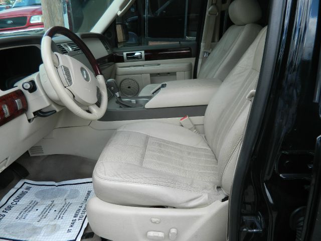 Lincoln Navigator 2004 photo 18