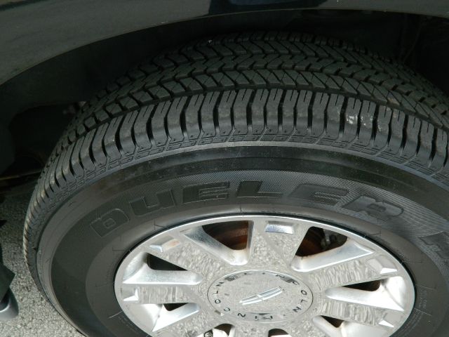 Lincoln Navigator 2004 photo 19