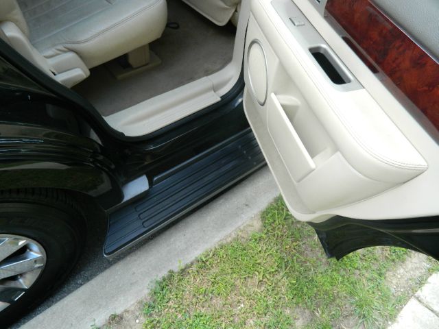 Lincoln Navigator 2004 photo 8