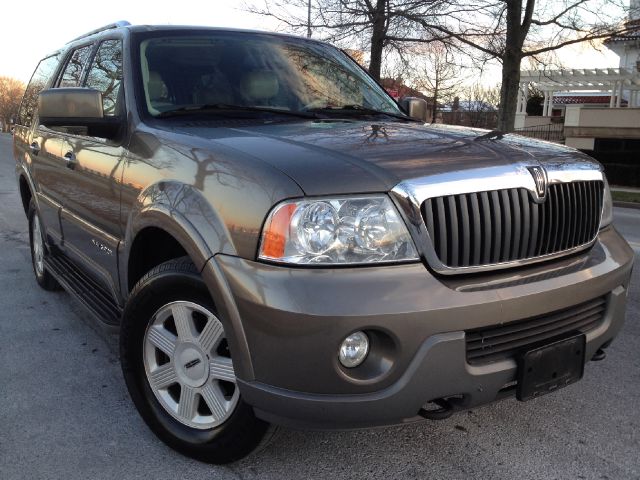 Lincoln Navigator 2004 photo 1