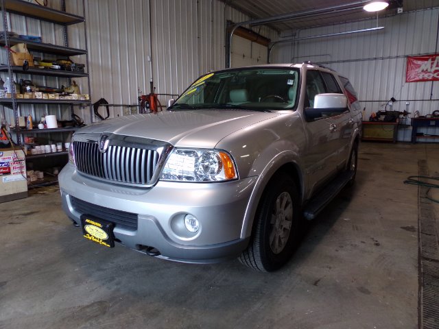 Lincoln Navigator 2004 photo 4