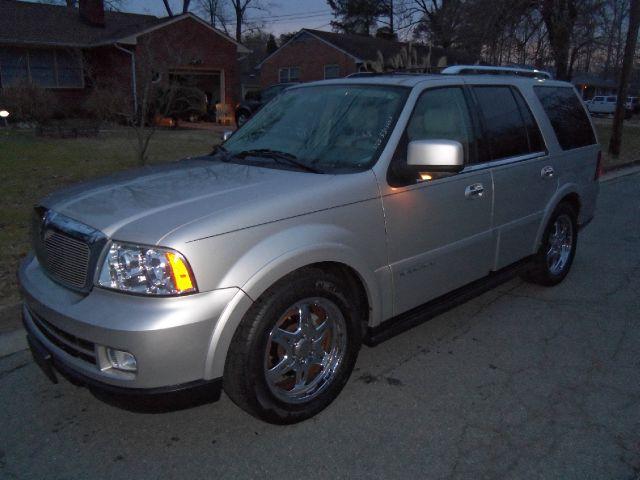 Lincoln Navigator 2005 photo 4