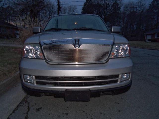 Lincoln Navigator 2005 photo 3