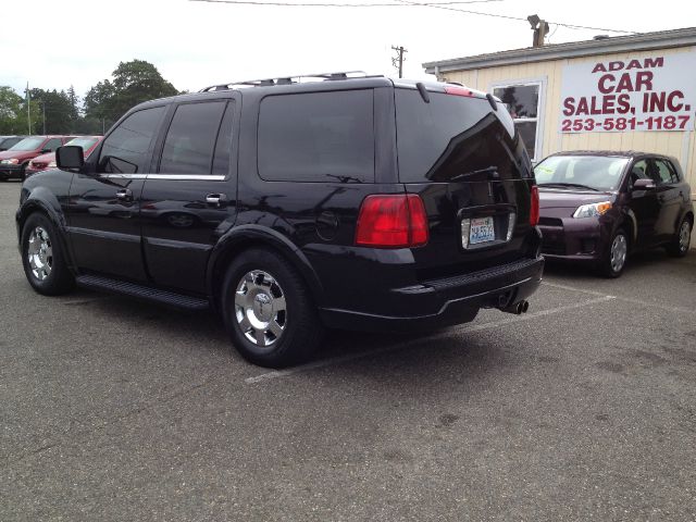 Lincoln Navigator 2005 photo 2